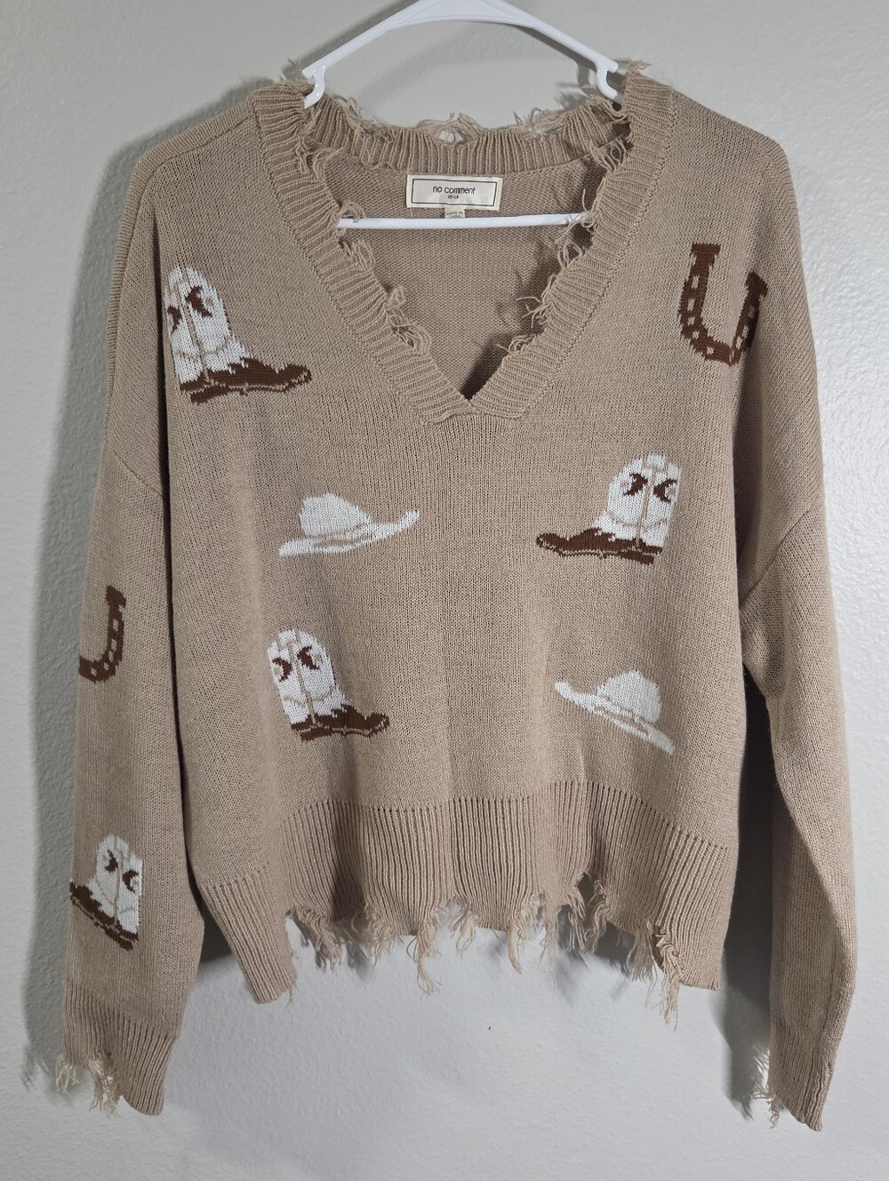 No Comment NY•LA Distressed Western V-Neck Knit Sweater Size Large